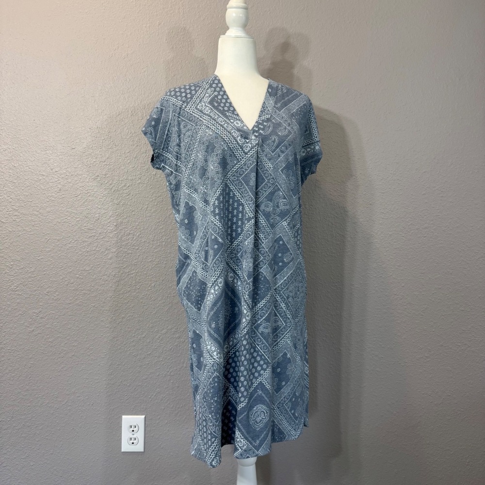 J.Jill Women's Size M Blue Bandana Print V-Neck Short Sleeve Knit Dress